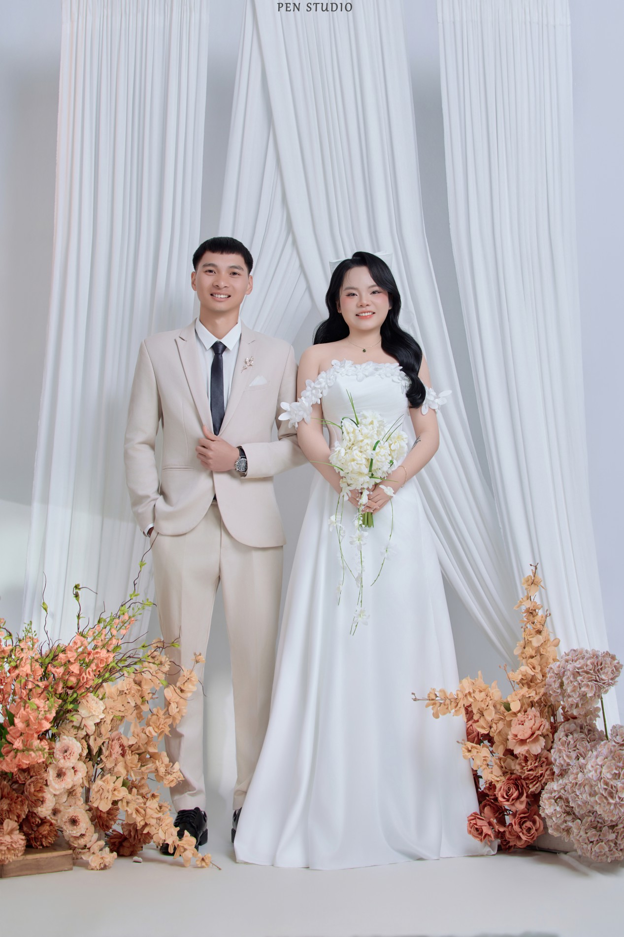 Nguyễn Văn Hoàng & Nguyễn Thị Cẩm Tiên